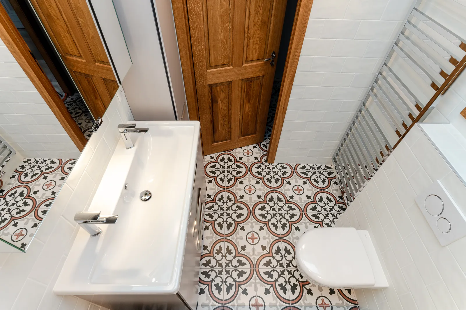 Salle de bain livrée et prête à l'emploi après rénovation complète à Blanquefort